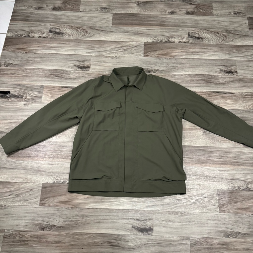 Lululemon Men's Cargo Pocket Shirt Jacker in Olive Size XXL